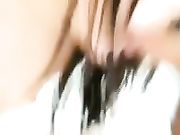 萝莉主播为了博眼球吃完火腿肠后在众粉丝面前直接和爸爸开操 场面真淫乱