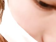 年轻小萝莉自慰完后在洗手间直播用妇炎洁洗逼逼