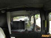 拉了一个漂亮性感的极品肉肉美女乘客竟然勾搭上可以插入操