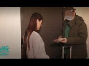 丈夫总是上班，妻子不满，今天一定要小王带她高潮