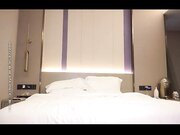 小宝寻花约了个嗲嗲美乳甜美白衣妹子，舌吻调情骑坐后入