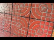 按摩店里极品美少妇花了400多块钱拿下 逼被舔到说不要