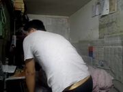 年轻情侣蜗居出租房里激情啪啪啪小女友真不错皮肤白嫩身材好大长腿睡梦中被肏醒