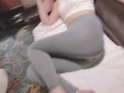 青春稚嫩的19岁小美眉，如此翘臀佳丽身材真是难得