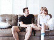 可爱的snow强奸了她弟弟的好兄弟